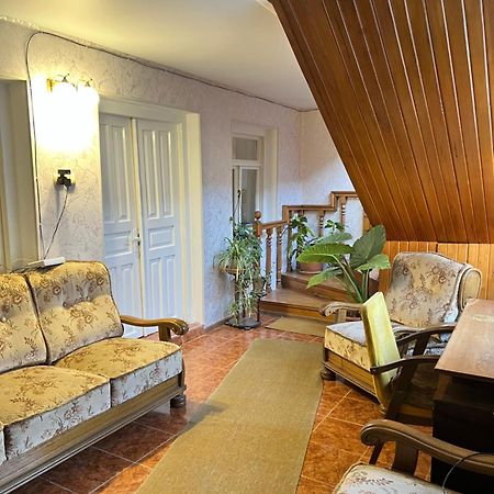 Guesthouse Lilia &Wine Celler Телави Екстериор снимка