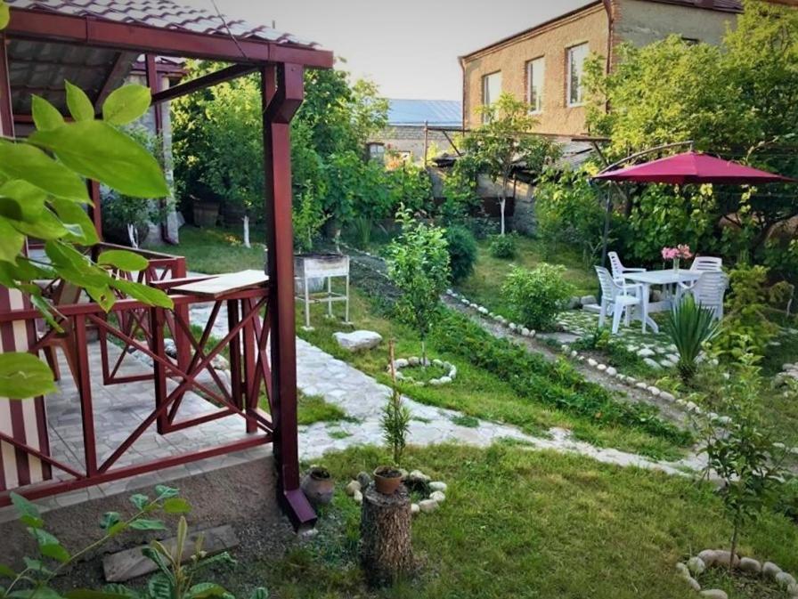 Guesthouse Lilia &Wine Celler Телави Екстериор снимка