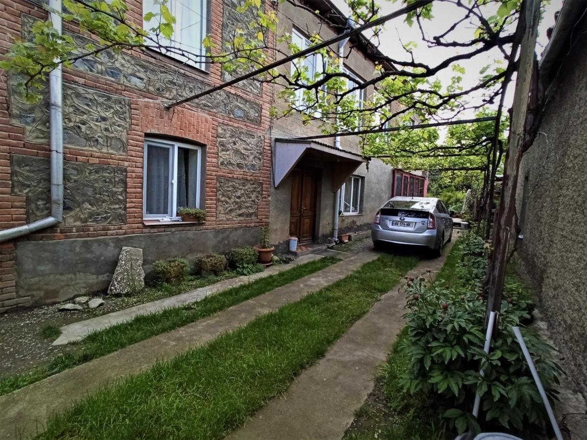Guesthouse Lilia &Wine Celler Телави Екстериор снимка